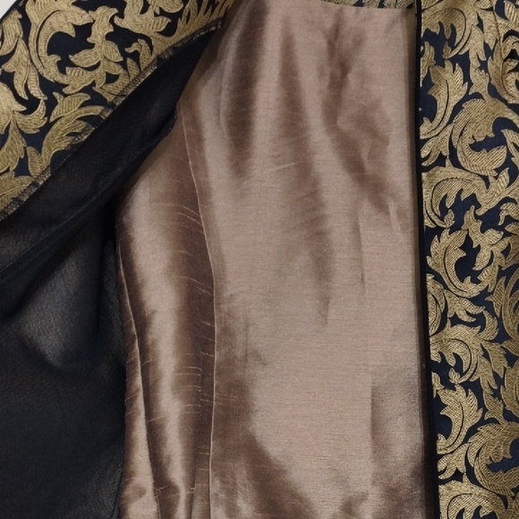 Elegant Black and Gold Patterned Jacket - Picture 4 of 10